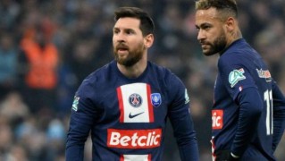 法国杯对马赛 为何内马尔穿11号梅西穿10号球衣？