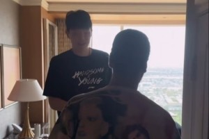 电竞世界杯-能力值多少NBA 2K主管罗尼亲自登门拜访杨瀚森